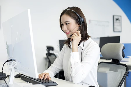 客服人员提供售后服务